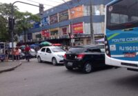 Trânsito confuso no centro comercial de Campo Grande