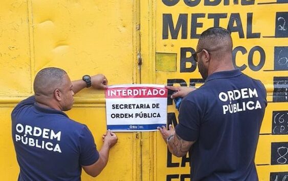 Ferro velho interditado em paciência