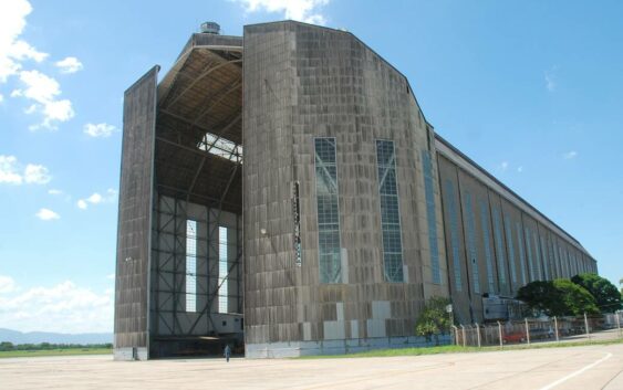 Hangar do Zepelin exemplo de turismo em Santa Cruz